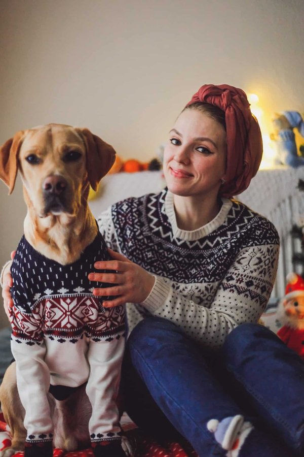 Les pulls moches de Noël : un accessoire indispensable pour maintenir vos chiens au chaud